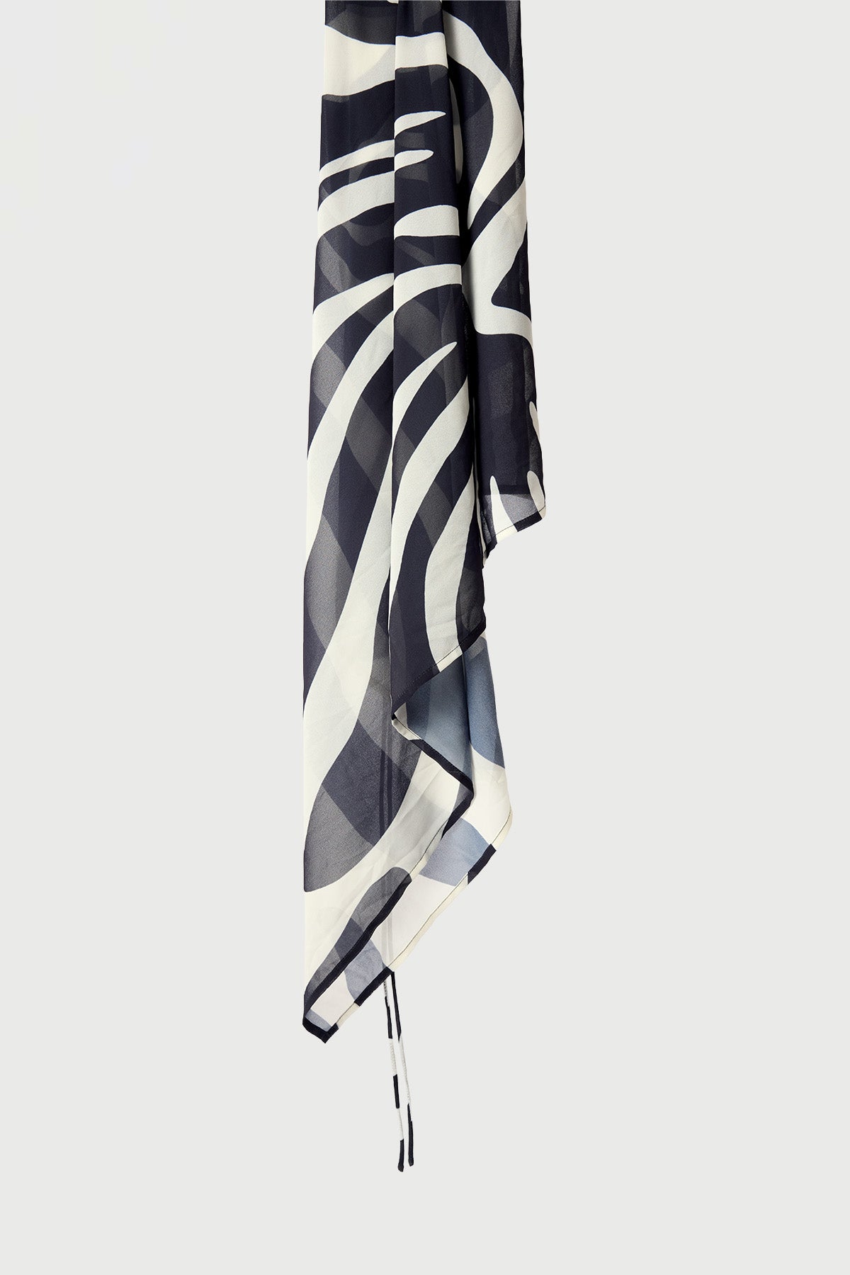 Perfect Stranger Drift Scarf Black/Cream Print