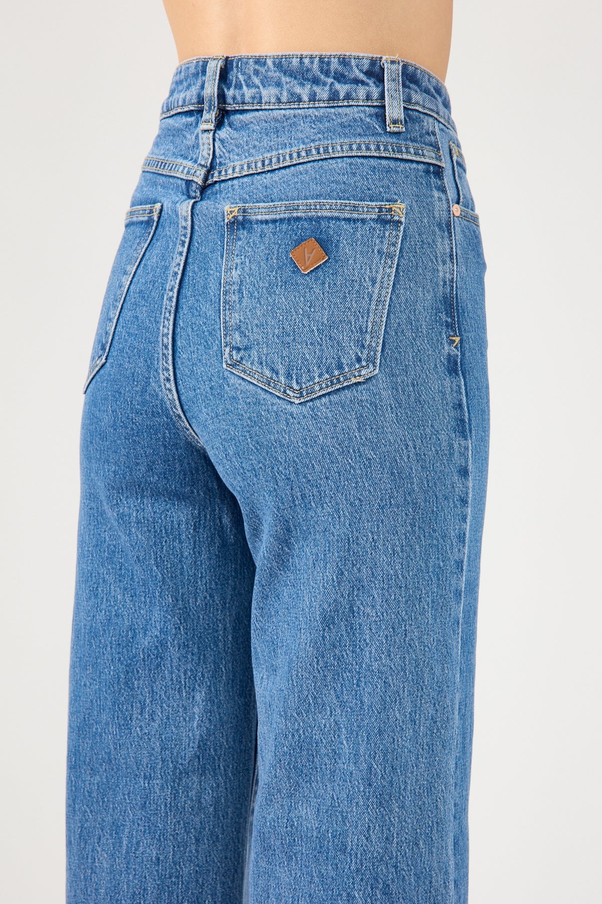 Abrand A 94 High Waisted Wide Jean Chantell Organic