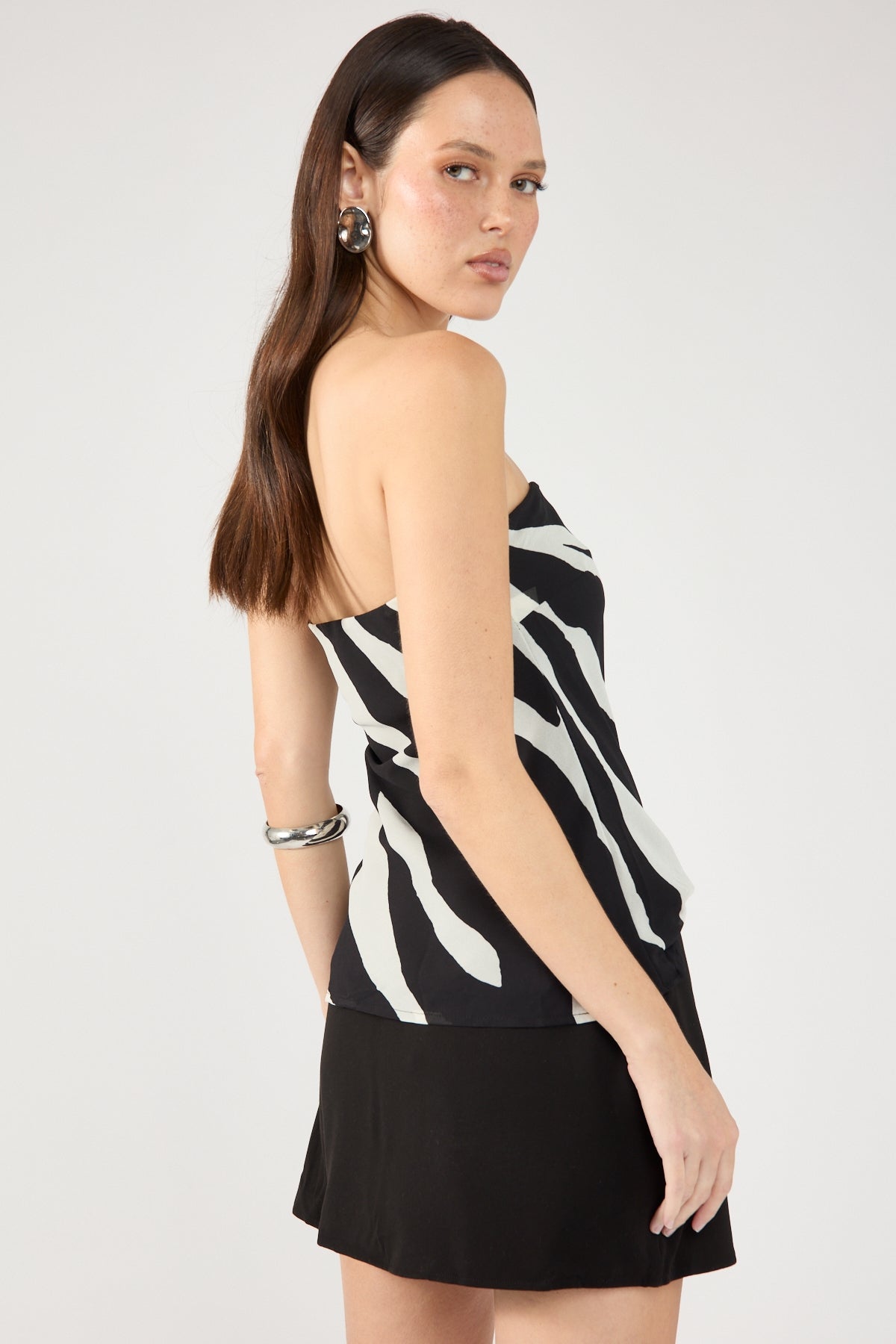 Perfect Stranger Tropez Mid Rise Skort Black