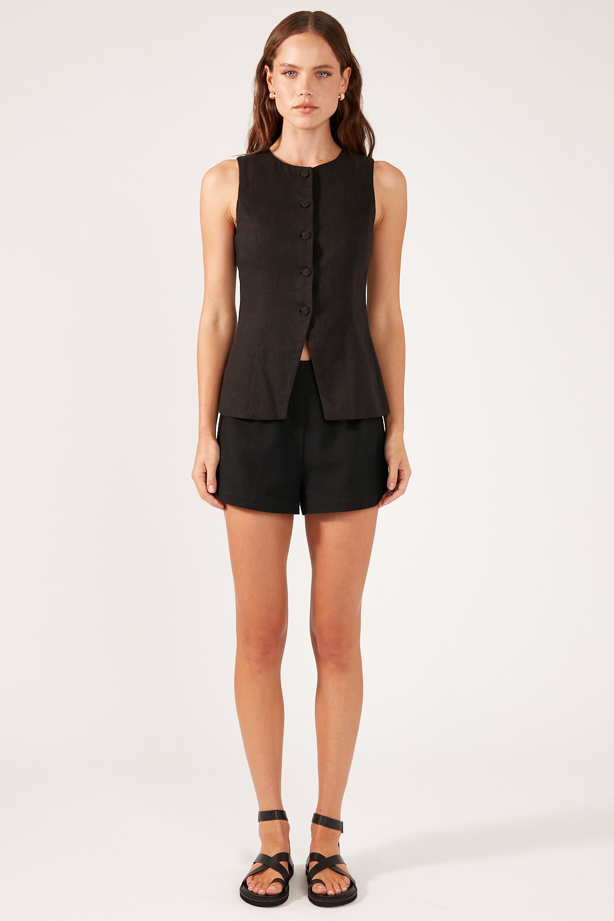 Perfect Stranger Paloma Linen Short Black