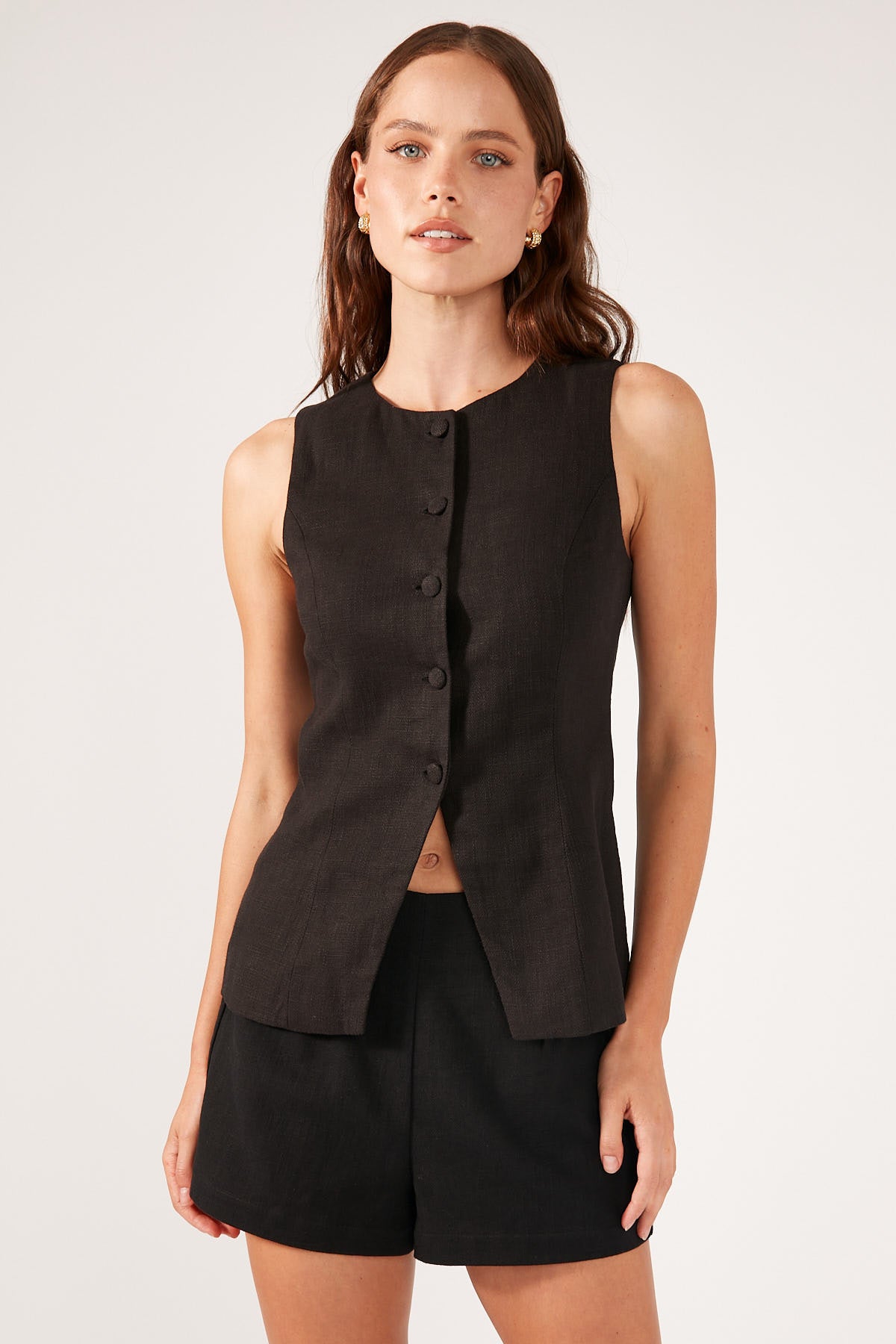 Perfect Stranger Paloma Linen Short Black
