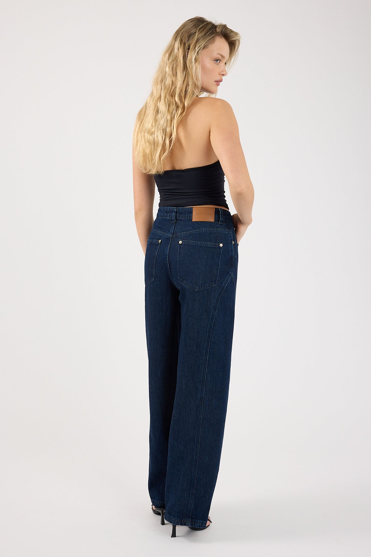 Perfect Stranger Mid Rise Barrel Jean Indigo Denim