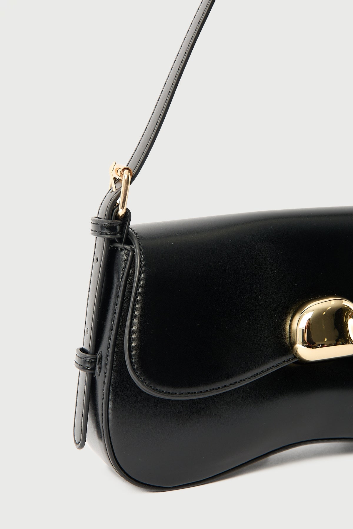 Perfect Stranger Betty Handbag Black
