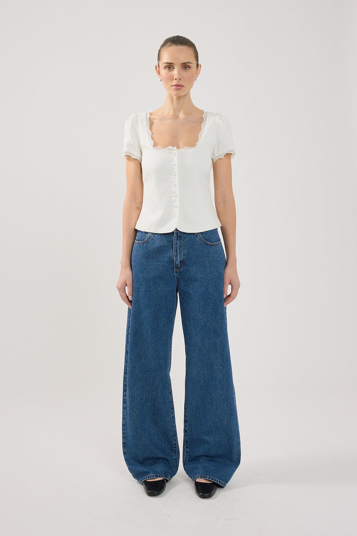 Perfect Stranger Tara Short Sleeve Linen Blouse White