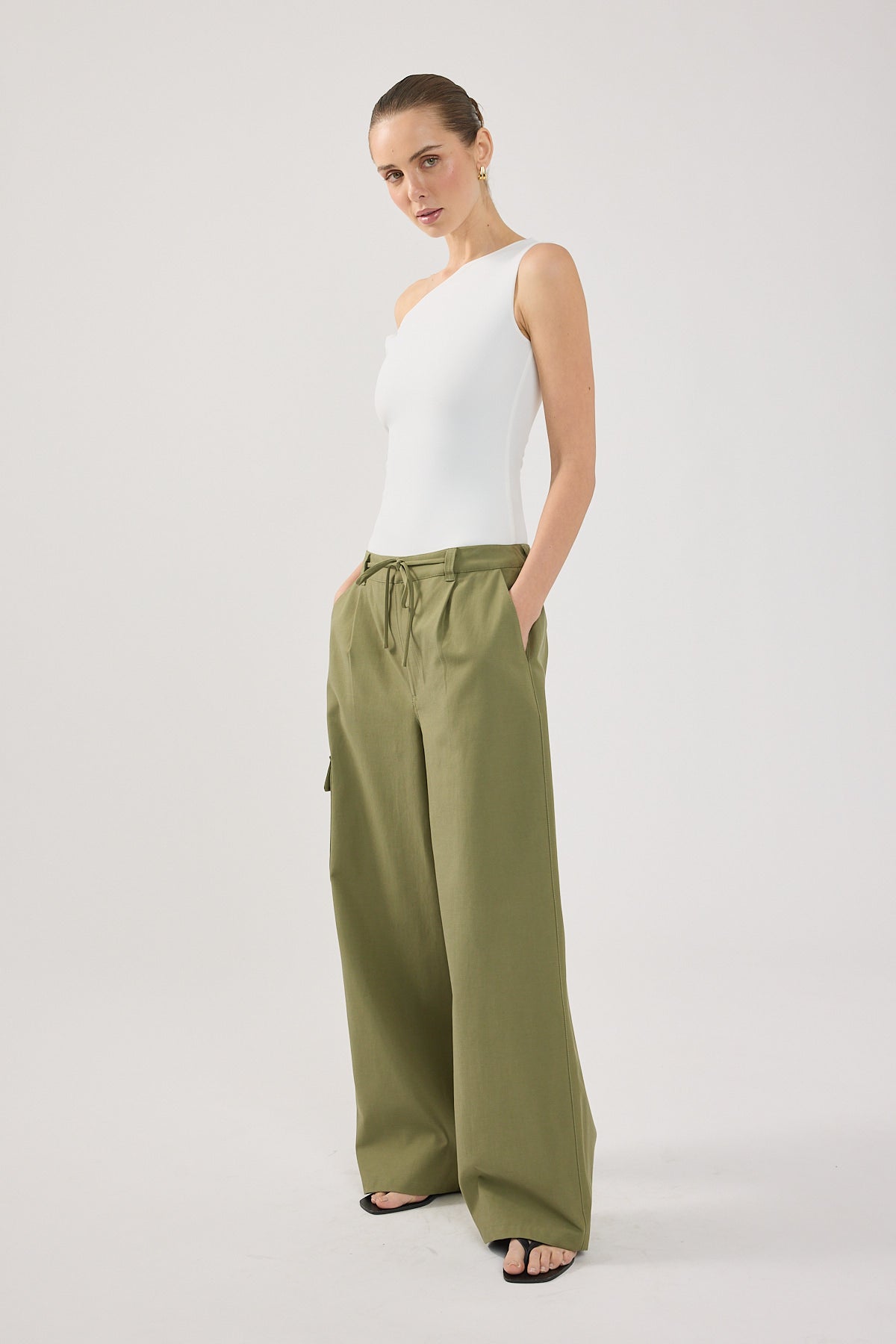 Perfect Stranger Jayden Mid Rise Cargo Tailored Pant Khaki