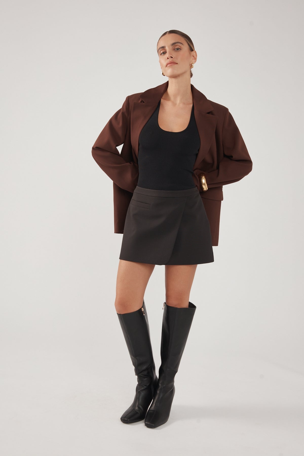 Perfect Stranger Lupa Mid Rise Skort Black