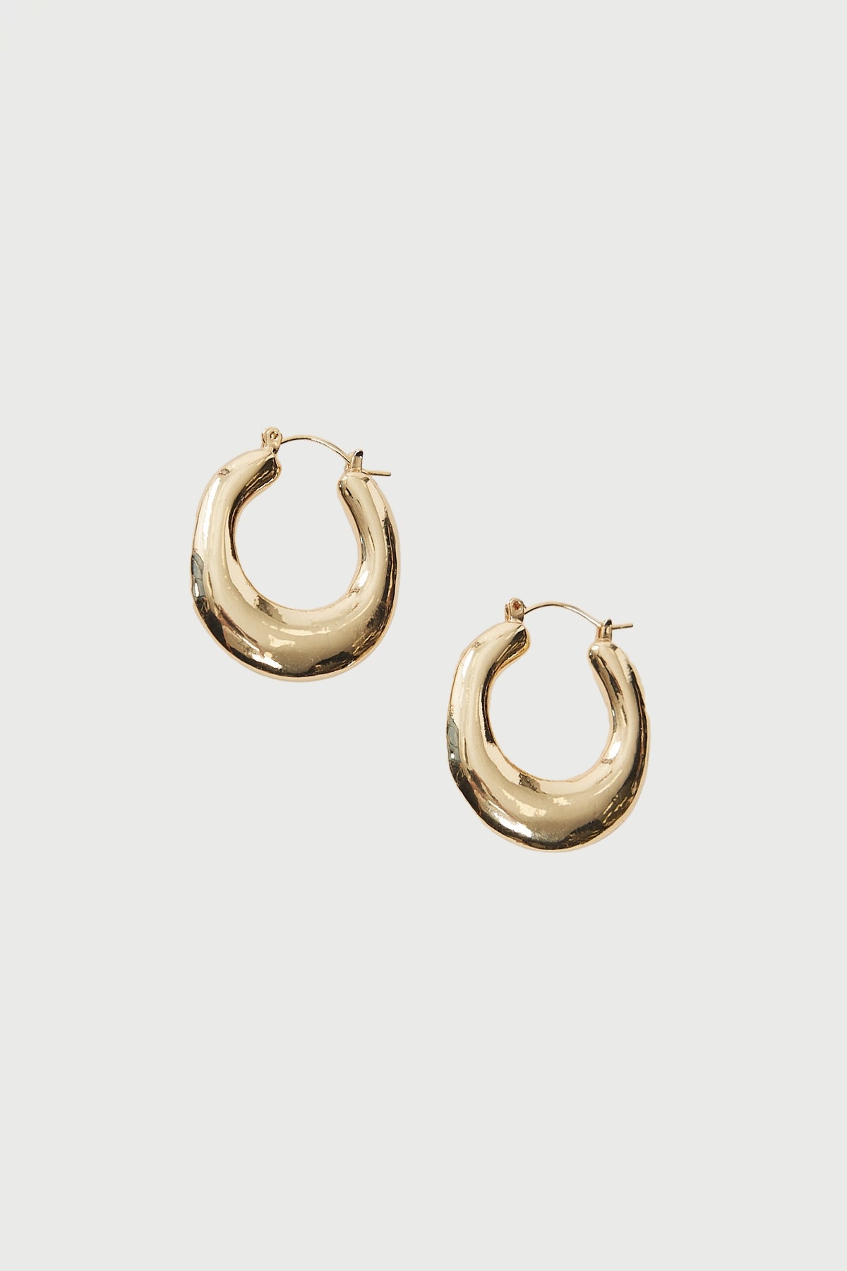 Perfect Stranger Wavy Hoop Earrings 18K Gold