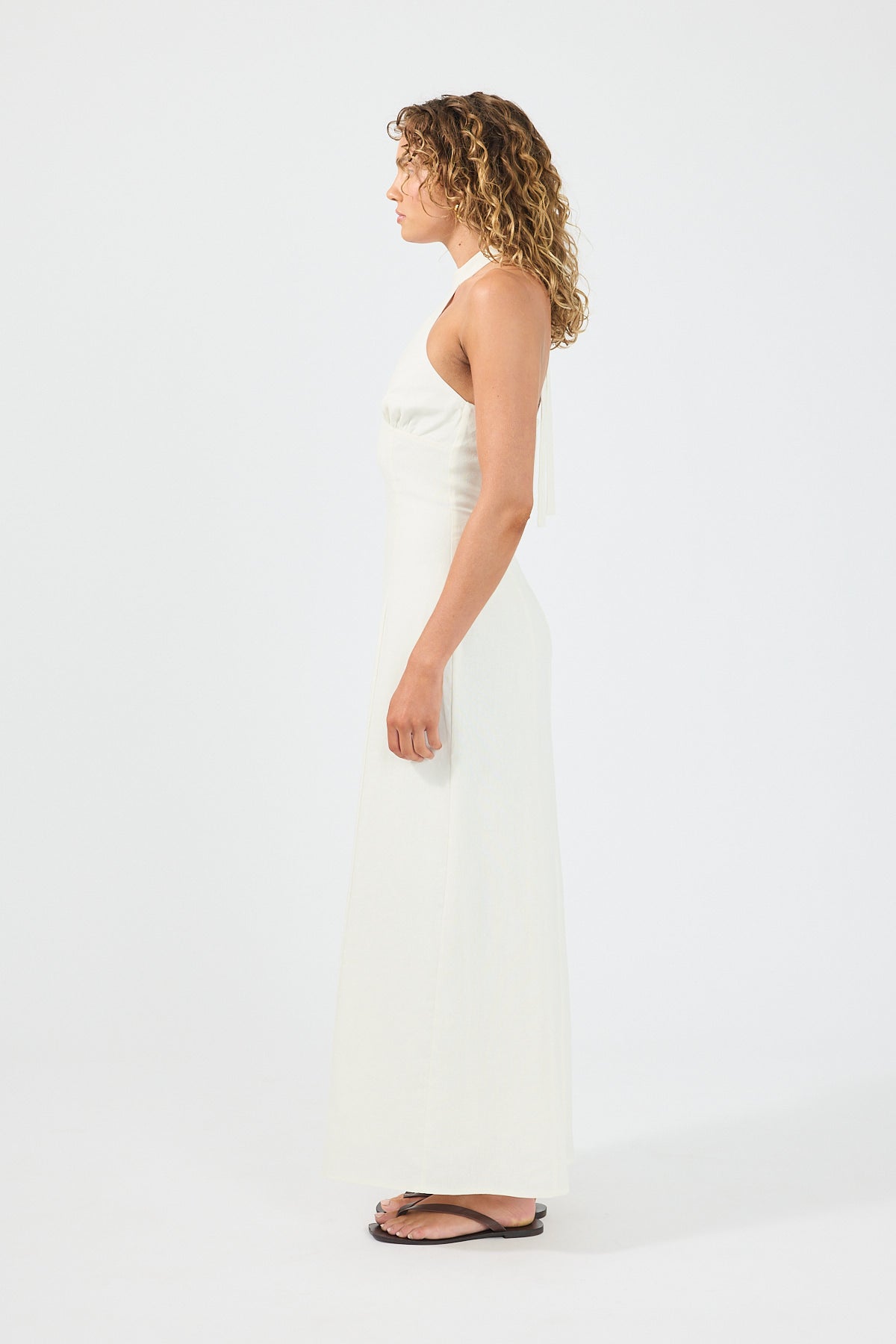 Perfect Stranger Juni Linen Maxi Dress Off White