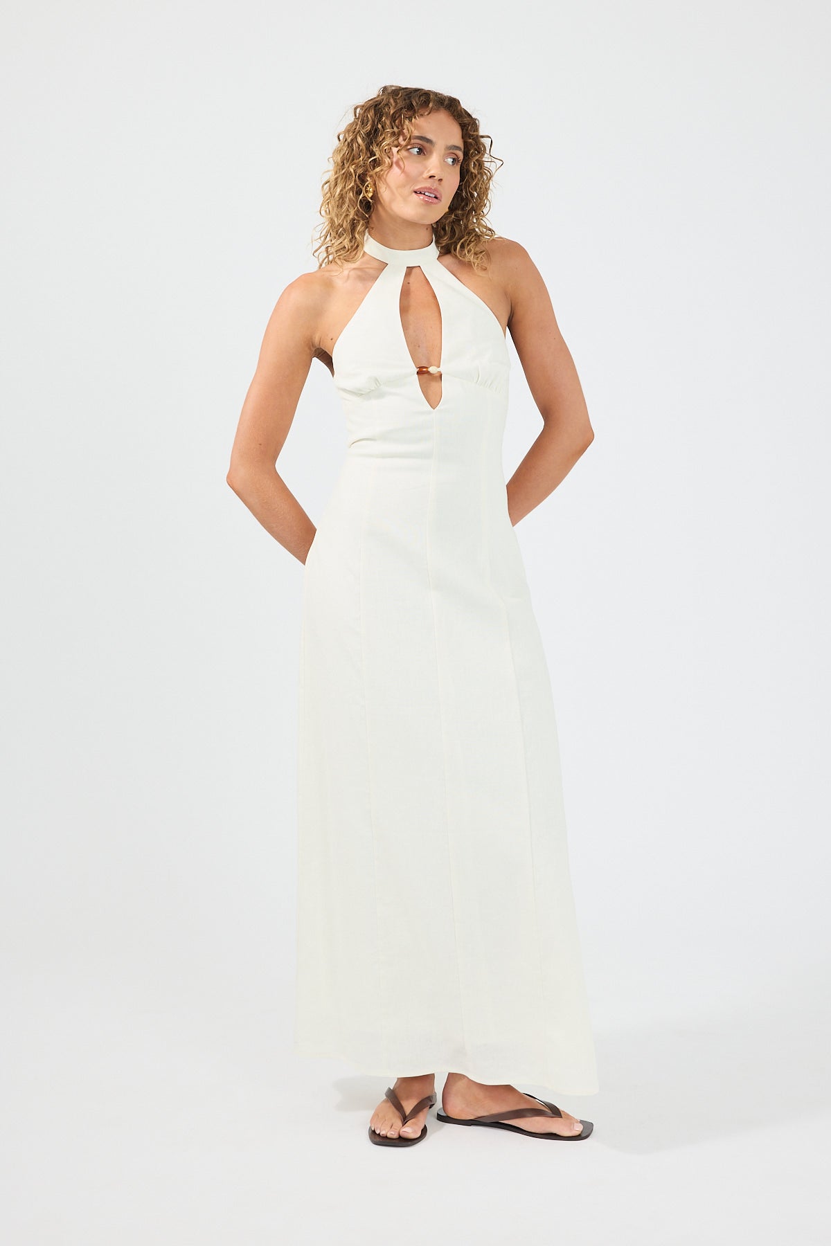 Perfect Stranger Juni Linen Maxi Dress Off White