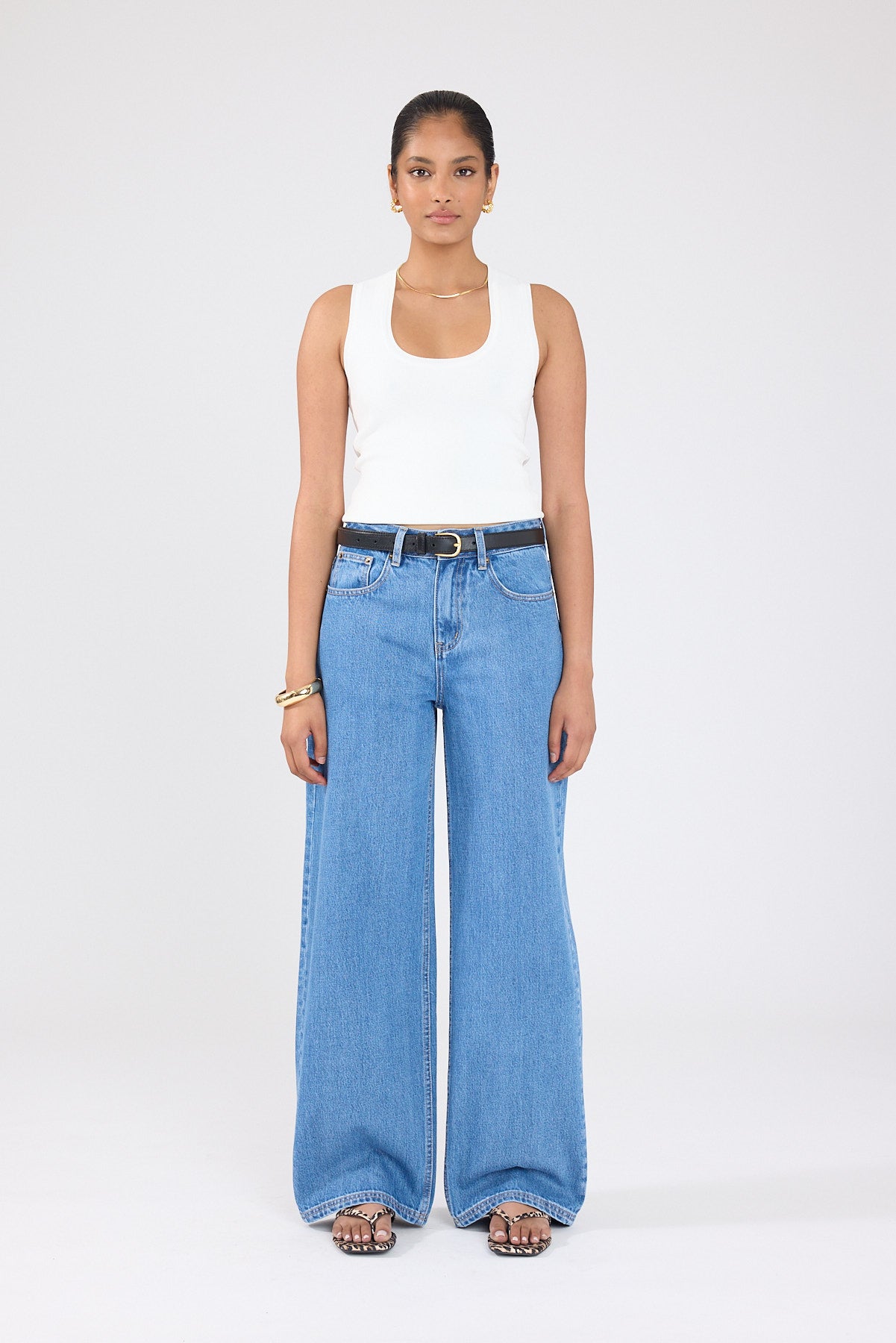Perfect Stranger Mid Rise Baggy Jean Mid Blue Denim